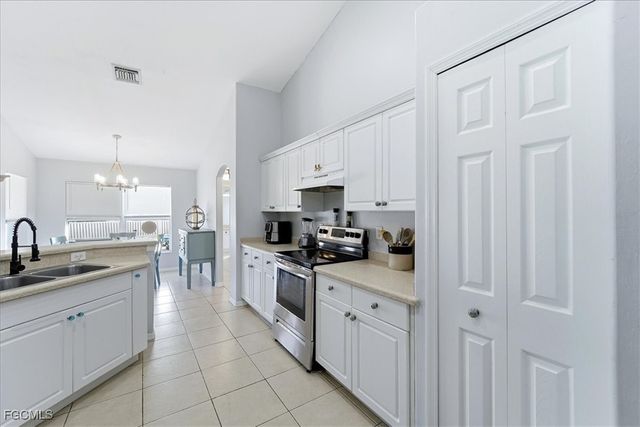 2625 NE 19th PL, Cape Coral, FL 33909