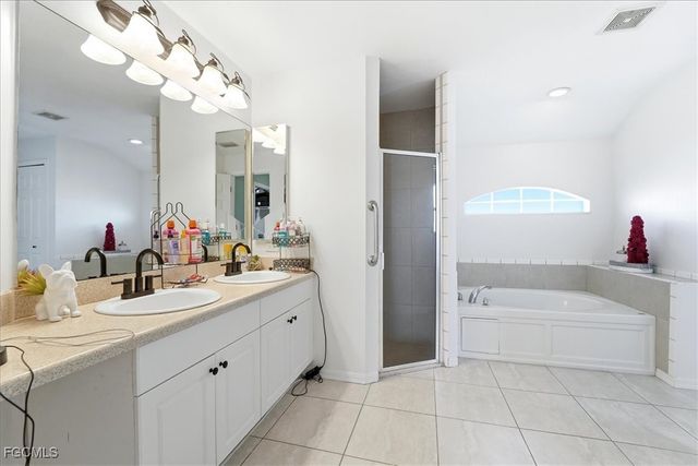 2625 NE 19th PL, Cape Coral, FL 33909