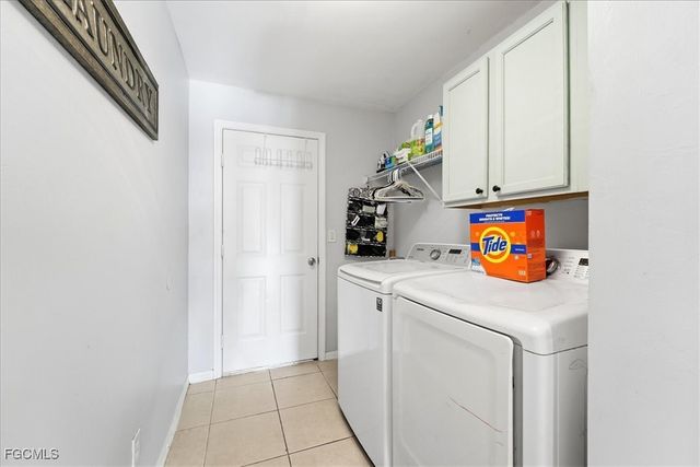 2625 NE 19th PL, Cape Coral, FL 33909