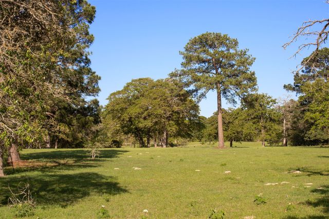 490 John Craft Road, Red Rock, TX 78662