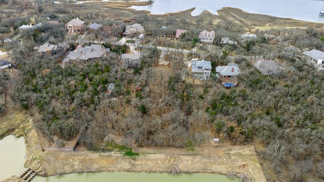 2936 Peninsula Drive, Grapevine, TX 76051