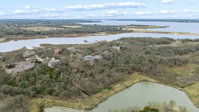 2936 Peninsula Drive, Grapevine, TX 76051