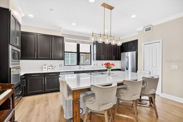 560 COPLEY LANE, Orlando, FL 32806