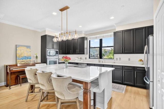 560 COPLEY LANE, Orlando, FL 32806