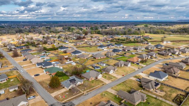 43 Dove, Vilonia, AR 72173