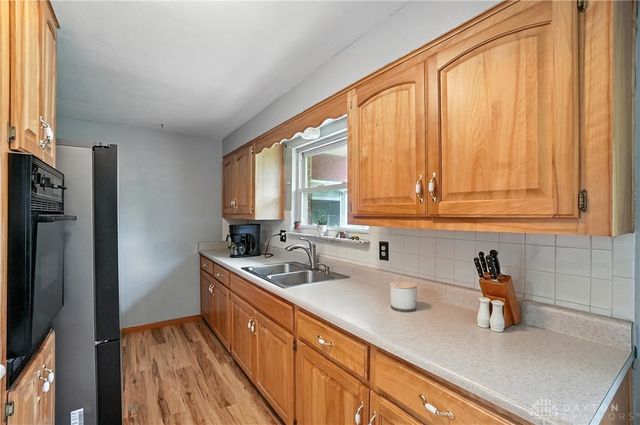 221 Royal Lane, Enon Vlg, OH 45323