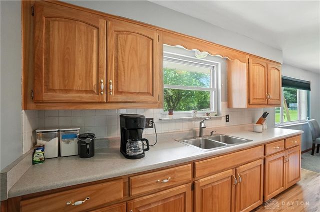 221 Royal Lane, Enon Vlg, OH 45323
