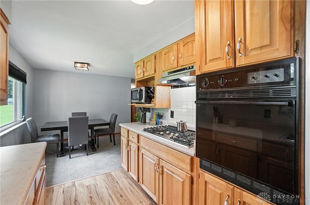 221 Royal Lane, Enon Vlg, OH 45323
