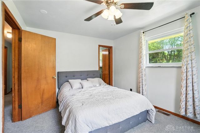 221 Royal Lane, Enon Vlg, OH 45323