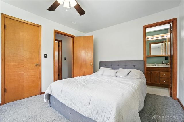 221 Royal Lane, Enon Vlg, OH 45323