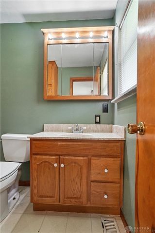221 Royal Lane, Enon Vlg, OH 45323