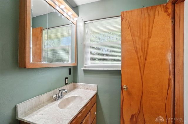 221 Royal Lane, Enon Vlg, OH 45323