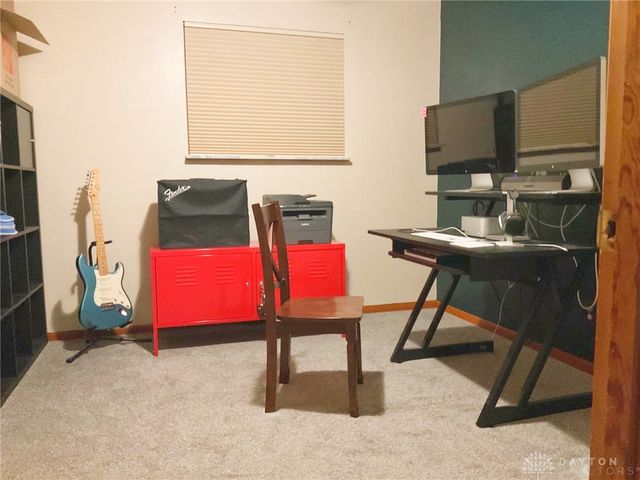 221 Royal Lane, Enon Vlg, OH 45323