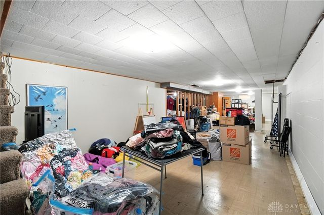 221 Royal Lane, Enon Vlg, OH 45323
