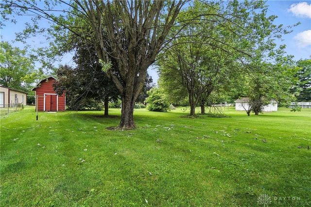 221 Royal Lane, Enon Vlg, OH 45323