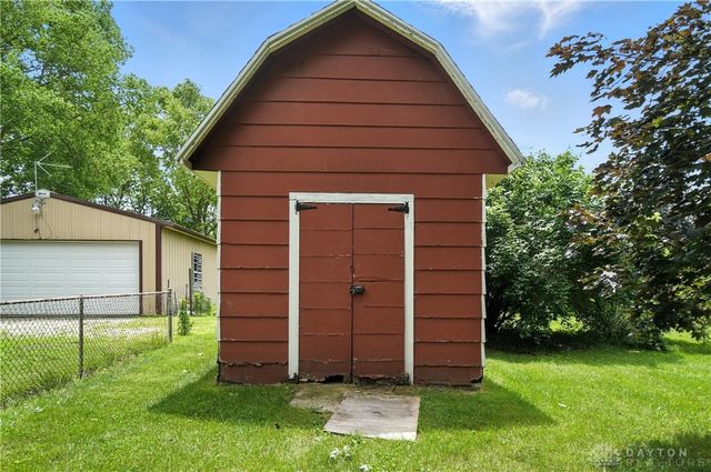 221 Royal Lane, Enon Vlg, OH 45323