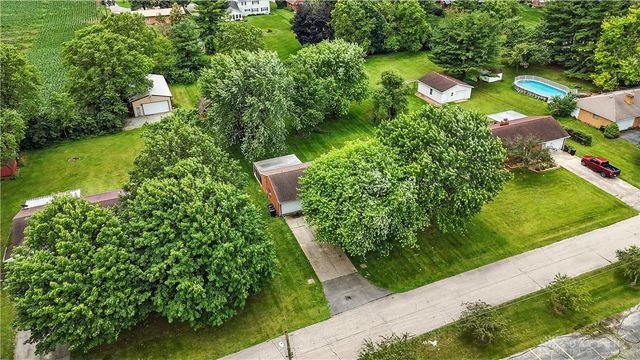 221 Royal Lane, Enon Vlg, OH 45323