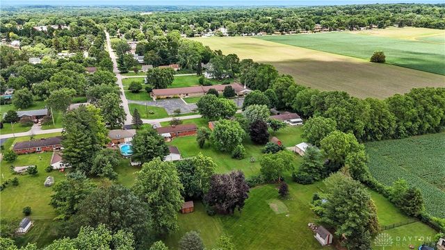 221 Royal Lane, Enon Vlg, OH 45323