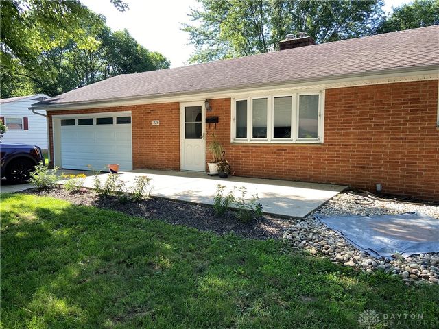 221 Royal Lane, Enon Vlg, OH 45323
