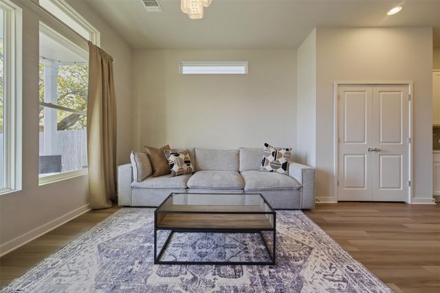 17303 Emperador DR, Pflugerville, TX 78664