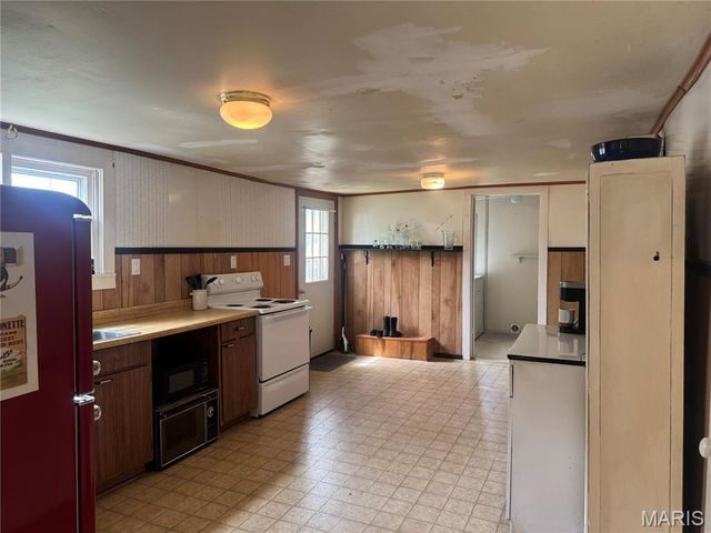 603 N Grand Ave, Doniphan, MO 63935