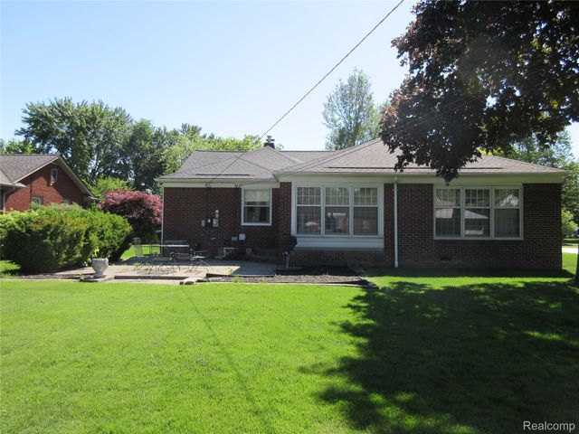28325 Elmdale Street, St. Clair Shores, MI 48081