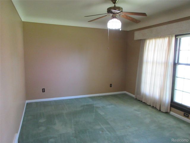 28325 Elmdale Street, St. Clair Shores, MI 48081