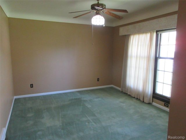 28325 Elmdale Street, St. Clair Shores, MI 48081