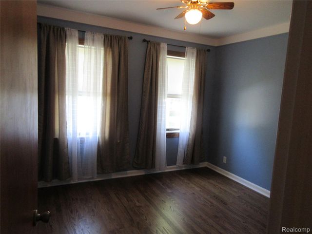 28325 Elmdale Street, St. Clair Shores, MI 48081