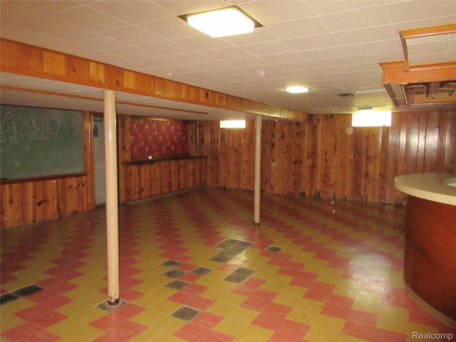 28325 Elmdale Street, St. Clair Shores, MI 48081