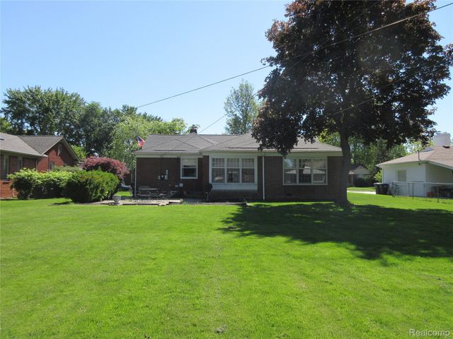 28325 Elmdale Street, St. Clair Shores, MI 48081