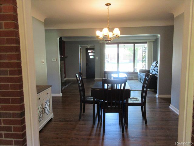 28325 Elmdale Street, St. Clair Shores, MI 48081