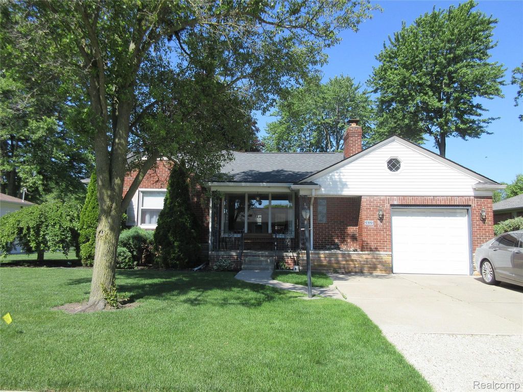 28325 Elmdale Street, St. Clair Shores, MI 48081