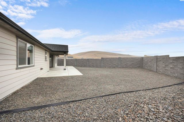 217 Rio Bravo St, Prosser, WA 99350