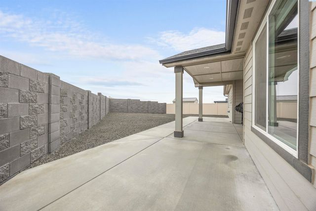 217 Rio Bravo St, Prosser, WA 99350