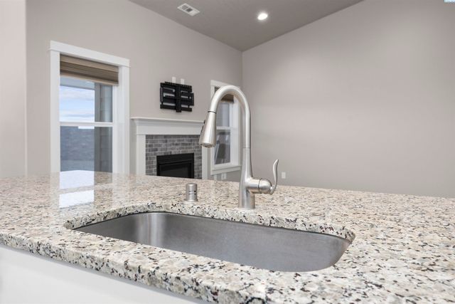 217 Rio Bravo St, Prosser, WA 99350