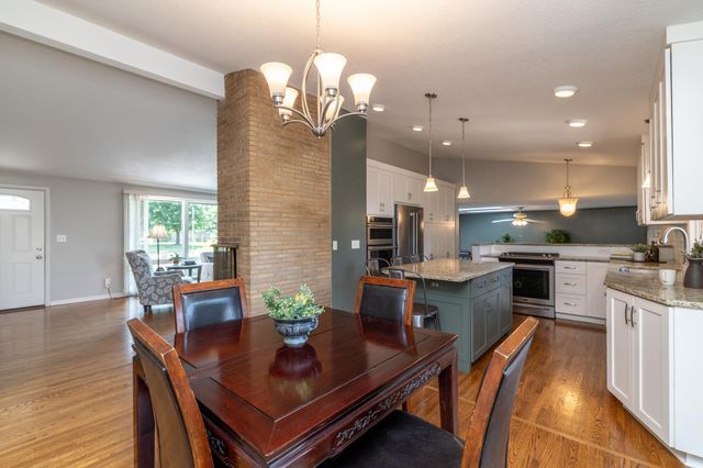 1000 Mound Spring Terrace, Bloomington, MN 55420