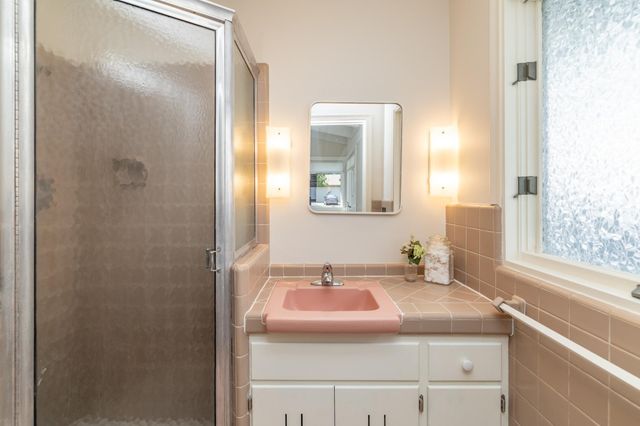1000 Mound Spring Terrace, Bloomington, MN 55420