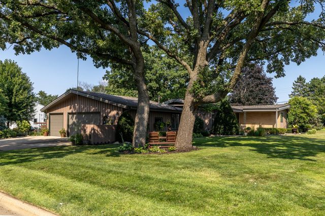 1000 Mound Spring Terrace, Bloomington, MN 55420