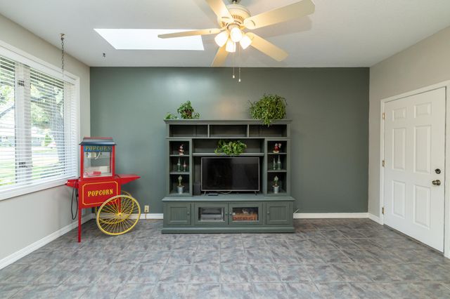 1000 Mound Spring Terrace, Bloomington, MN 55420
