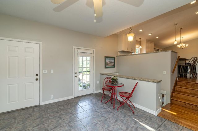 1000 Mound Spring Terrace, Bloomington, MN 55420