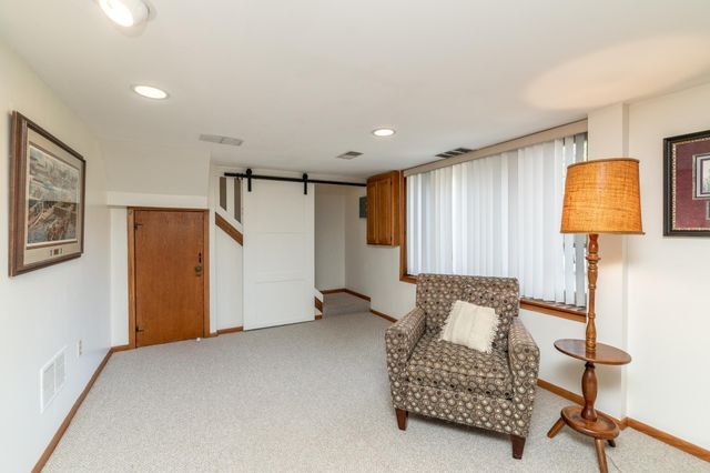 1000 Mound Spring Terrace, Bloomington, MN 55420