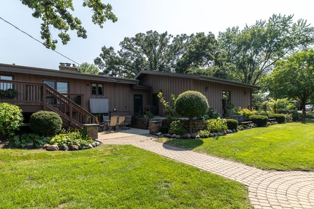 1000 Mound Spring Terrace, Bloomington, MN 55420