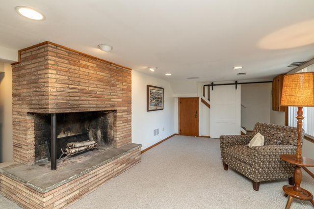 1000 Mound Spring Terrace, Bloomington, MN 55420