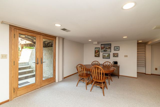 1000 Mound Spring Terrace, Bloomington, MN 55420