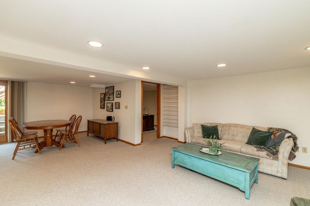 1000 Mound Spring Terrace, Bloomington, MN 55420