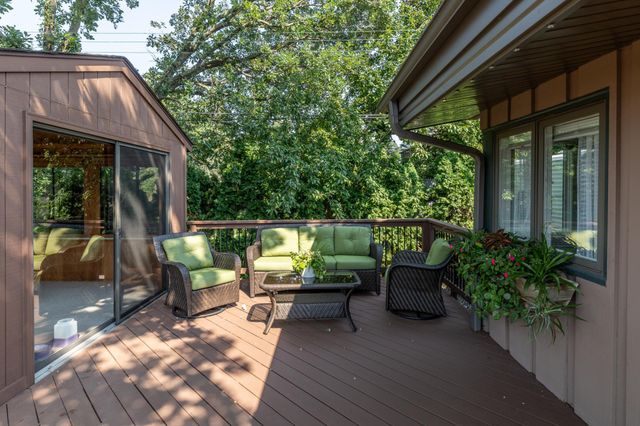 1000 Mound Spring Terrace, Bloomington, MN 55420