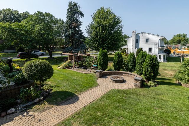 1000 Mound Spring Terrace, Bloomington, MN 55420