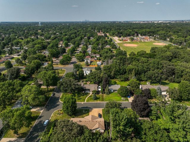 1000 Mound Spring Terrace, Bloomington, MN 55420