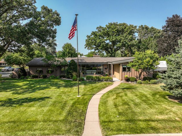1000 Mound Spring Terrace, Bloomington, MN 55420
